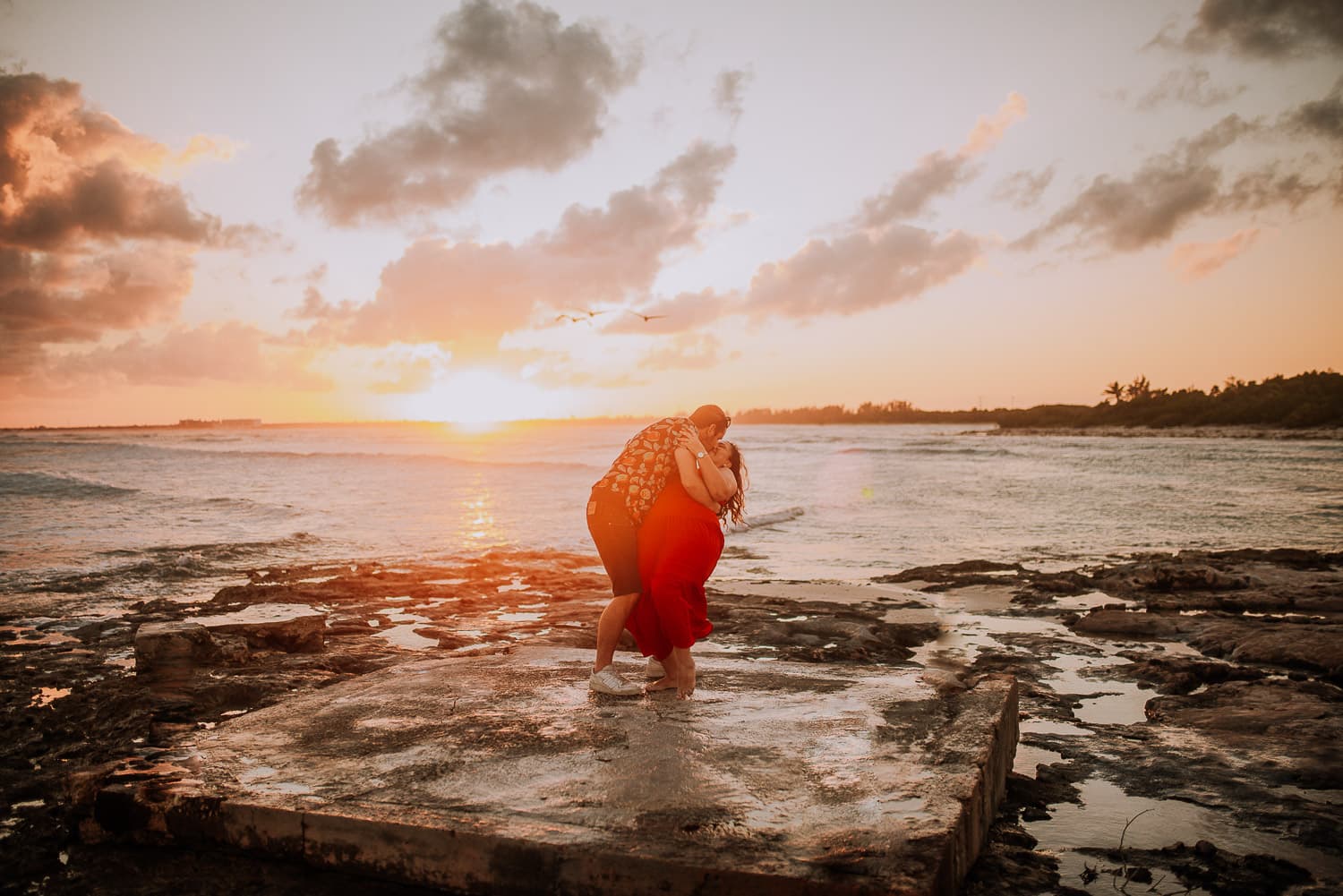 Fotografía de save the date en Cancun por Jesús Amaya fotógrafo de bodas destino en México